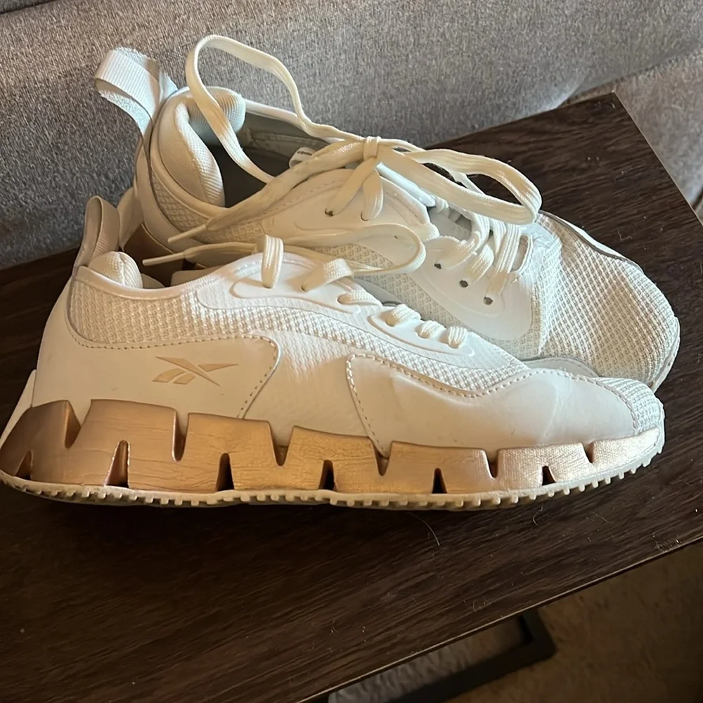 Reebok sneakers, size 8 - Picture 2 of 5